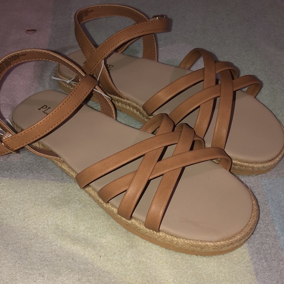 Girl youth brown sandals size 6y brand new the children’s place summer slippers - Picture 1 of 4